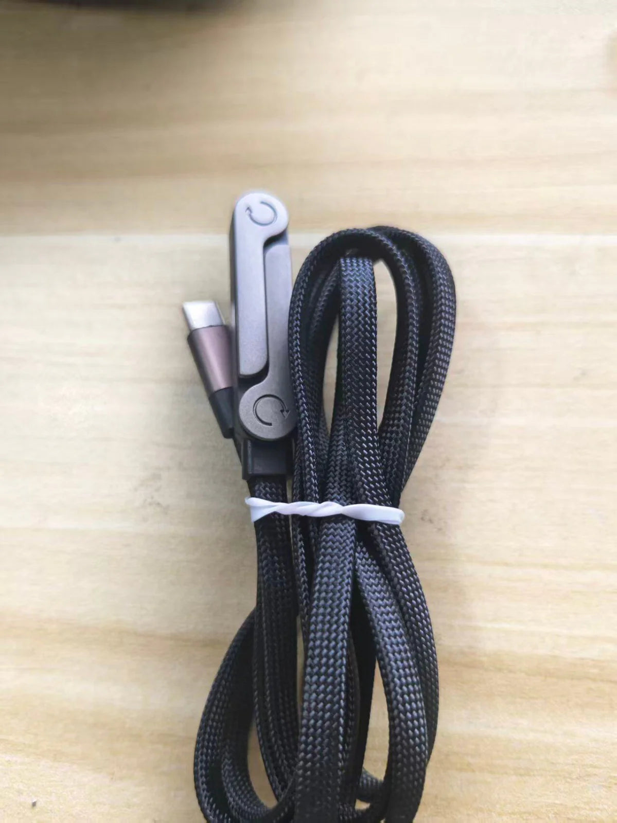 Suport Telefon cu Încărcare Rapidă 240W USB-C – Reglabil și Pliabil
